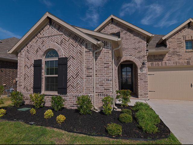 6200 Cobbetts Pond Lane, Fort Worth, TX 76179