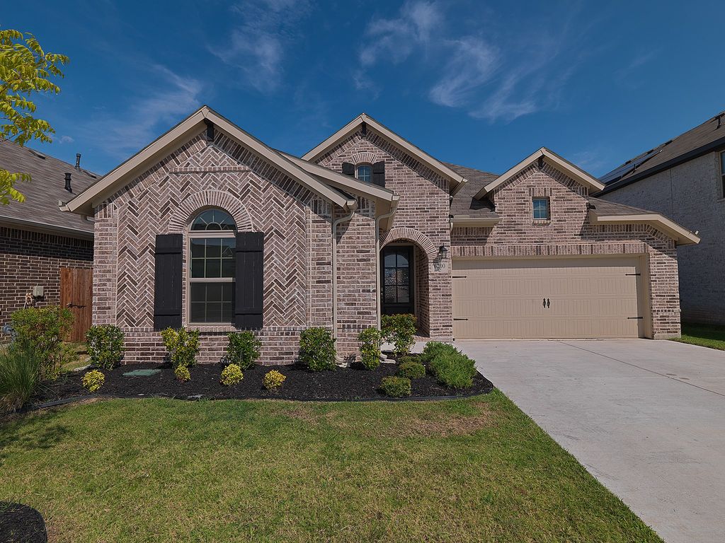 6200 Cobbetts Pond Lane, Fort Worth, TX 76179