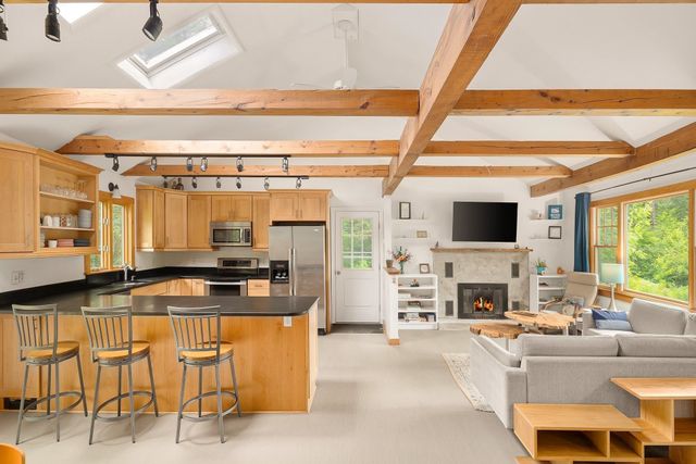 2042 Nebraska Valley, Stowe, VT 05672