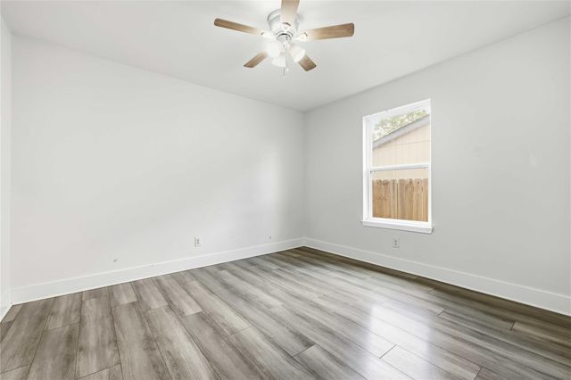 400 Booth ST, Taylor, TX 76574
