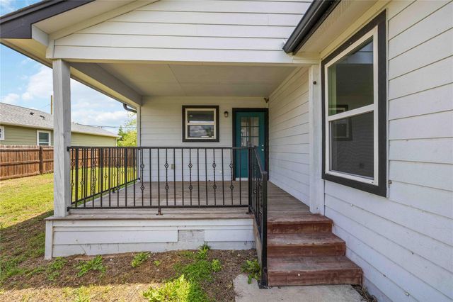 400 Booth ST, Taylor, TX 76574