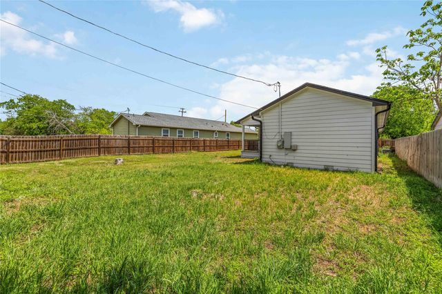 400 Booth ST, Taylor, TX 76574
