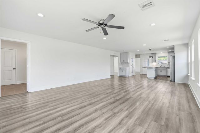 400 Booth ST, Taylor, TX 76574