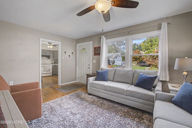 39 Waldron Road, Allentown, NJ 08501