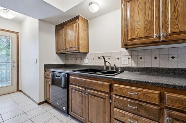 2908 Village Circle, Edmond, OK 73013