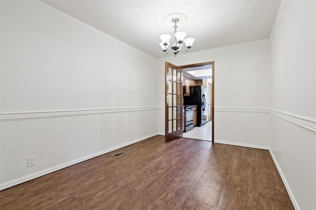 2908 Village Circle, Edmond, OK 73013