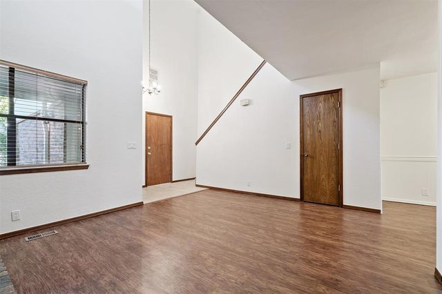 2908 Village Circle, Edmond, OK 73013