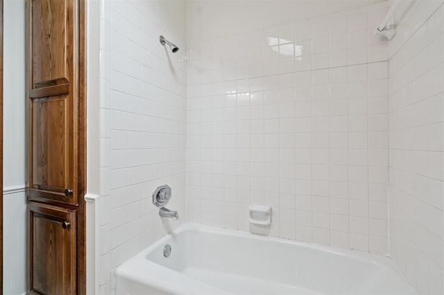 2908 Village Circle, Edmond, OK 73013