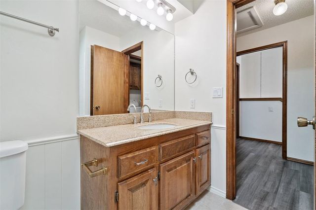 2908 Village Circle, Edmond, OK 73013