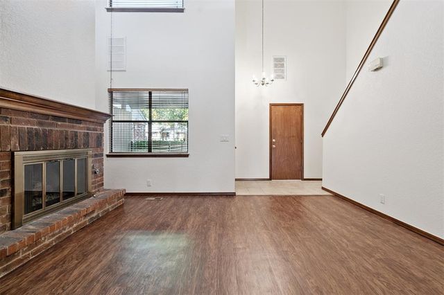 2908 Village Circle, Edmond, OK 73013