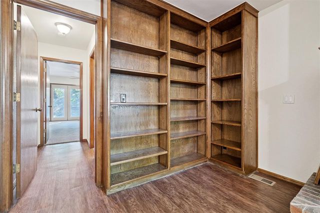 2908 Village Circle, Edmond, OK 73013