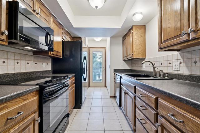 2908 Village Circle, Edmond, OK 73013