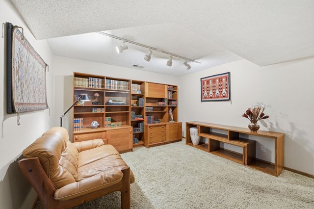 15213 Boulder Creek Drive, Minnetonka, MN 55345