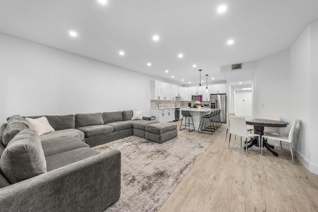 6229 Graycliff Drive A, Boca Raton, FL 33496