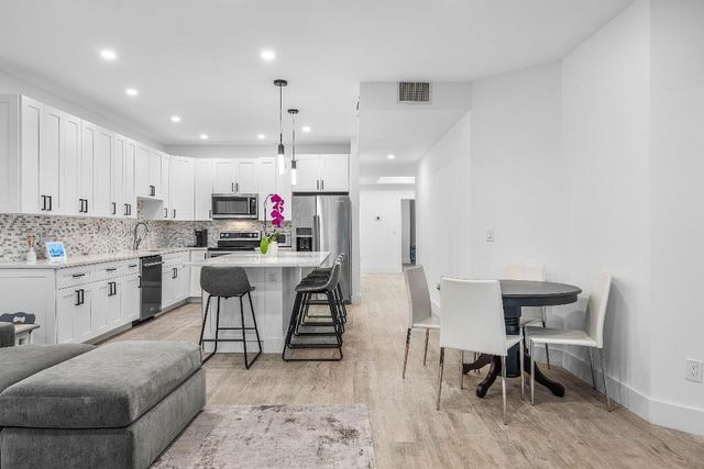 6229 Graycliff Drive A, Boca Raton, FL 33496