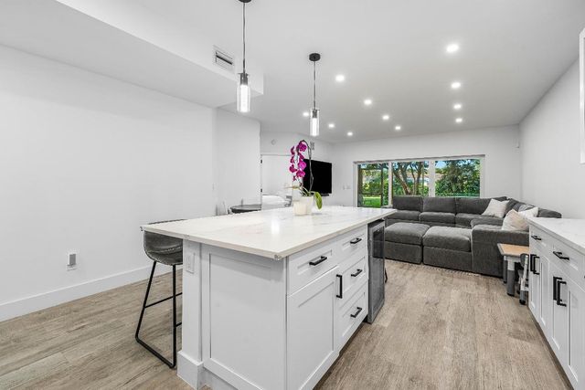 6229 Graycliff Drive A, Boca Raton, FL 33496