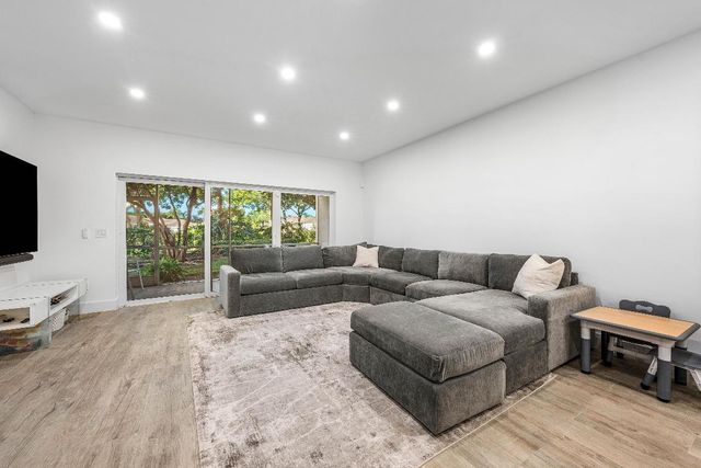 6229 Graycliff Drive A, Boca Raton, FL 33496