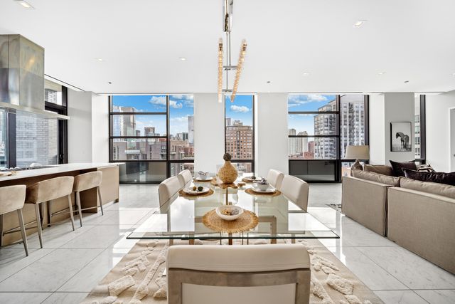 400 W Huron Street 1001, Chicago, IL 60654