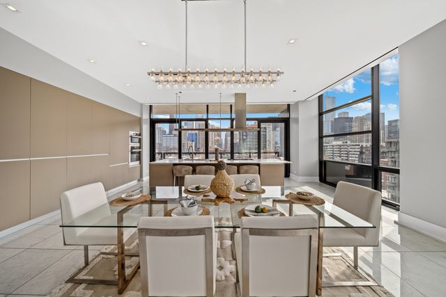 400 W Huron Street 1001, Chicago, IL 60654