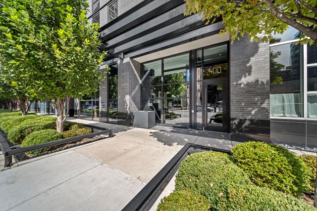 400 W Huron Street 1001, Chicago, IL 60654