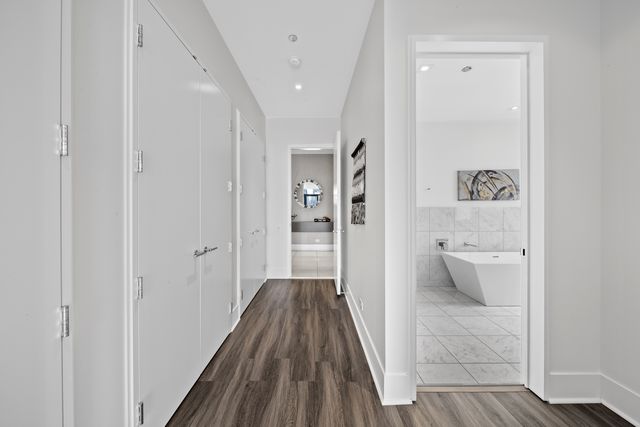 400 W Huron Street 1001, Chicago, IL 60654