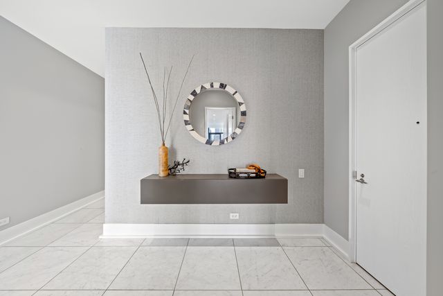 400 W Huron Street 1001, Chicago, IL 60654