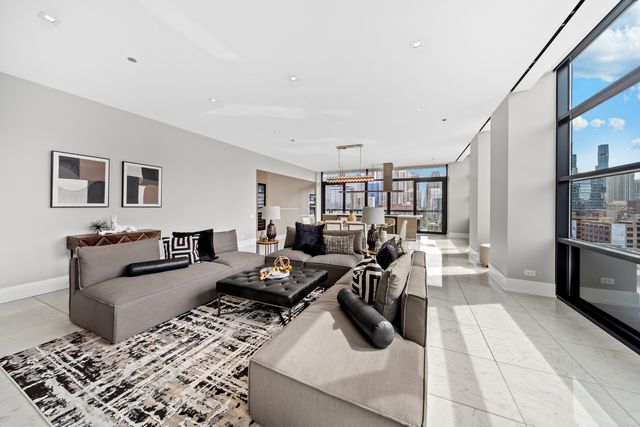 400 W Huron Street 1001, Chicago, IL 60654