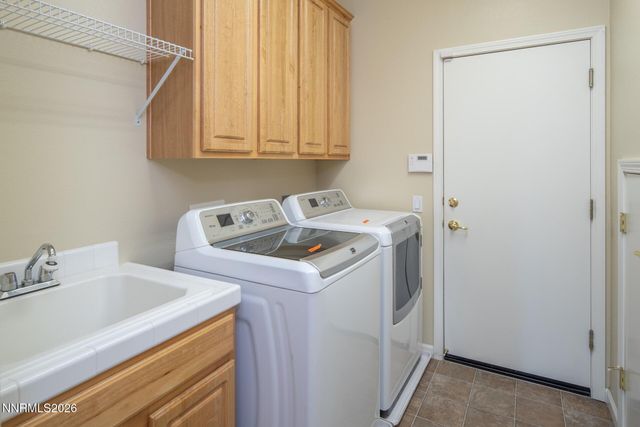 2730 Albazano Drive, Sparks, NV 89436