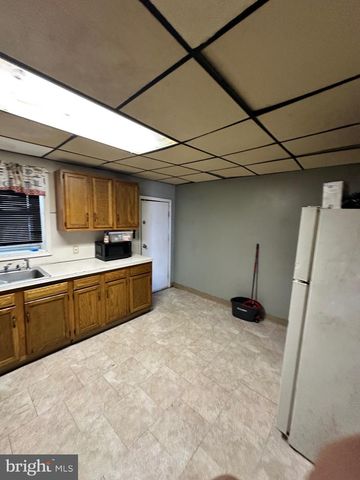 52 LINCOLN AVE, Trenton, NJ 08609