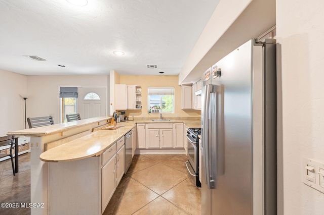 711 N Erin Avenue, Tucson, AZ 85711