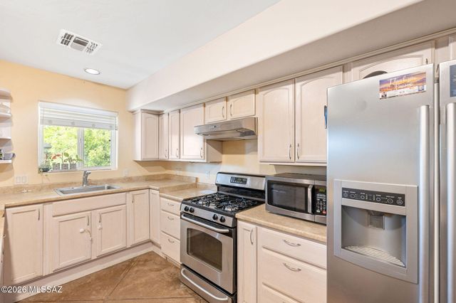 711 N Erin Avenue, Tucson, AZ 85711