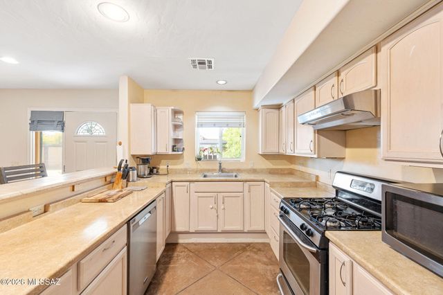 711 N Erin Avenue, Tucson, AZ 85711