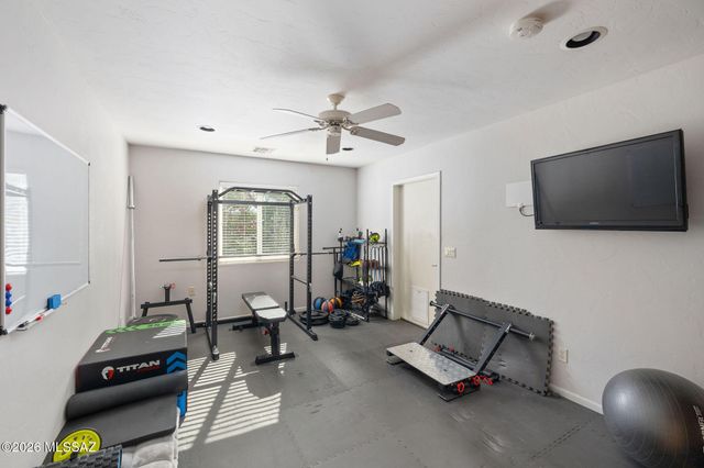 711 N Erin Avenue, Tucson, AZ 85711