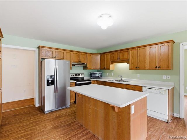 1918 Harvey Road, Kimball, MI 48074