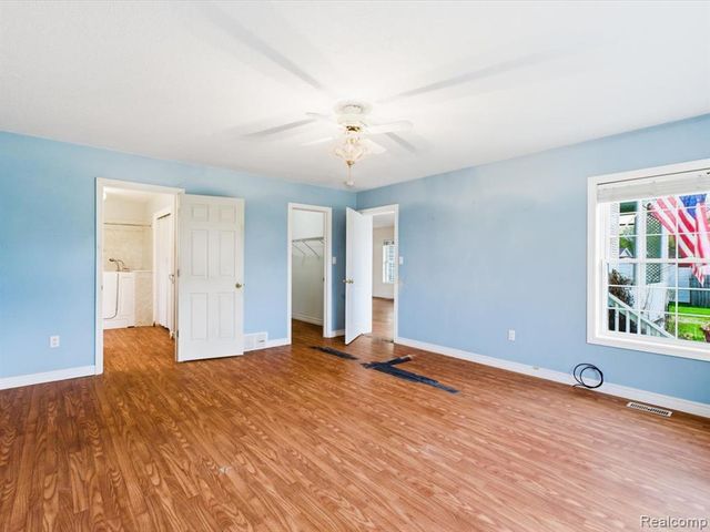 1918 Harvey Road, Kimball, MI 48074