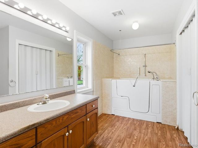 1918 Harvey Road, Kimball, MI 48074