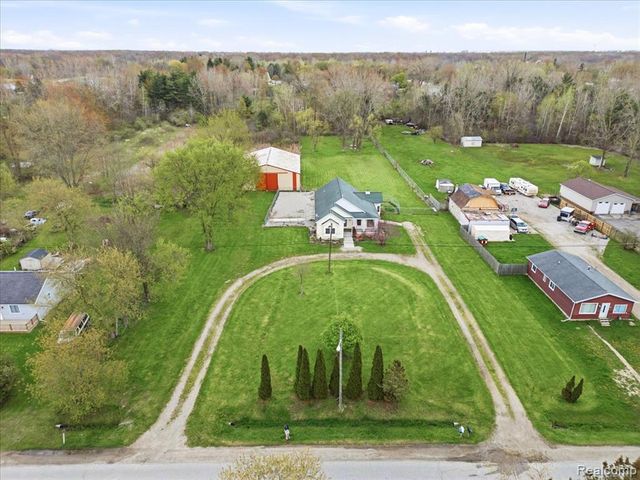 1918 Harvey Road, Kimball, MI 48074