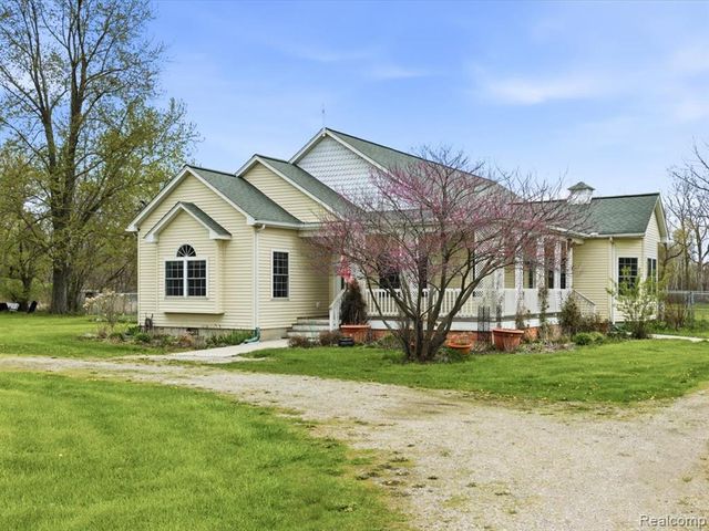 1918 Harvey Road, Kimball, MI 48074