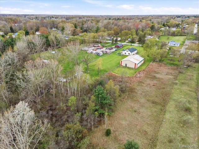 1918 Harvey Road, Kimball, MI 48074