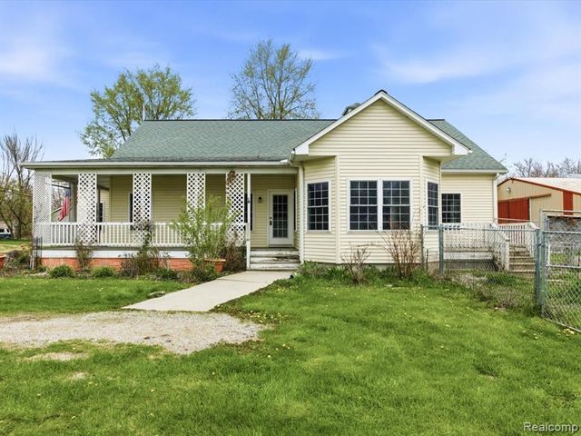 1918 Harvey Road, Kimball, MI 48074