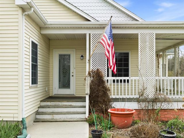 1918 Harvey Road, Kimball, MI 48074