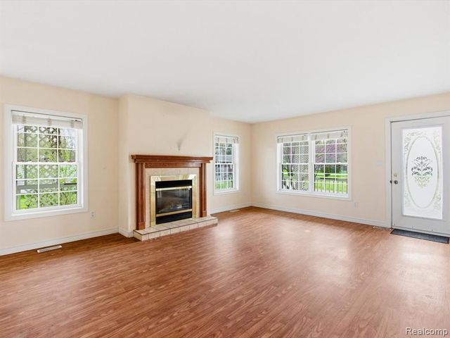 1918 Harvey Road, Kimball, MI 48074