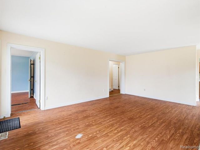 1918 Harvey Road, Kimball, MI 48074