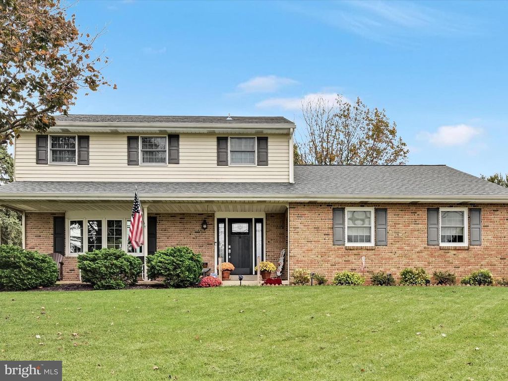 618 W 3RD AVE, Lititz, PA 17543