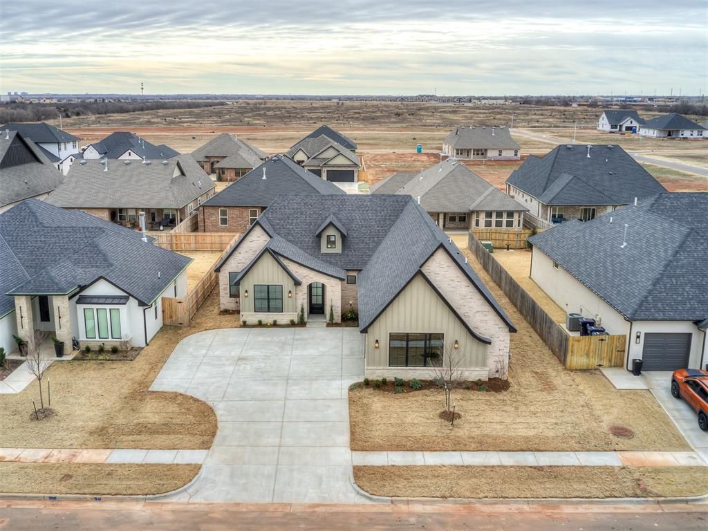 Image 4 of property listing at 6604 NW 146th Street, Oklahoma City, OK 73142