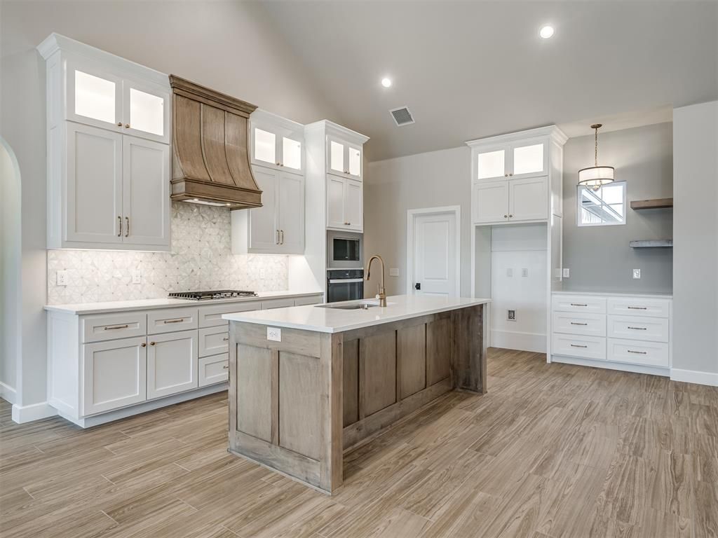 Image 8 of property listing at 6604 NW 146th Street, Oklahoma City, OK 73142