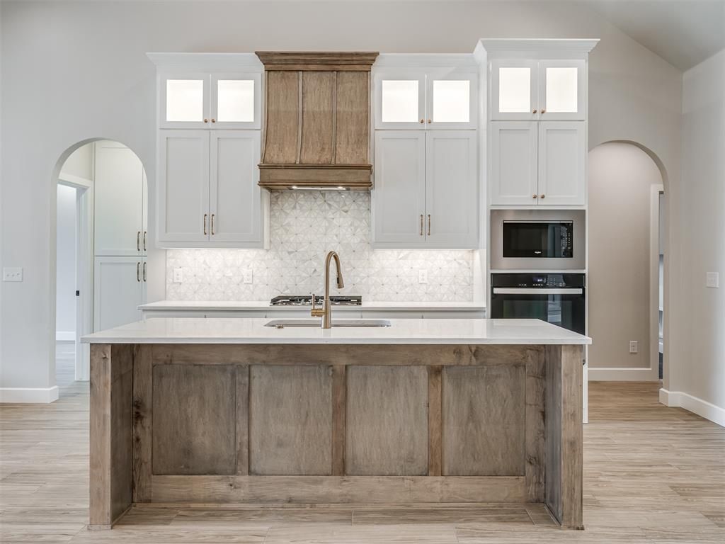 Image 9 of property listing at 6604 NW 146th Street, Oklahoma City, OK 73142