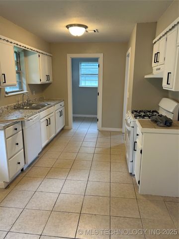 404 F Street, Stigler, OK 74462