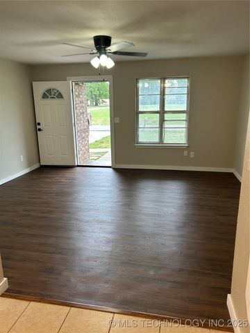 404 F Street, Stigler, OK 74462