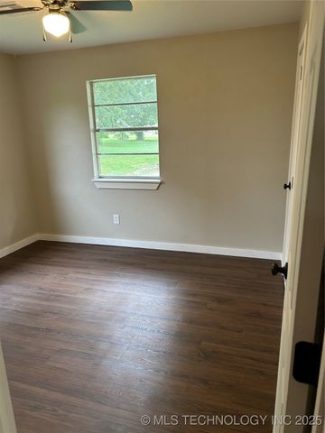 404 F Street, Stigler, OK 74462